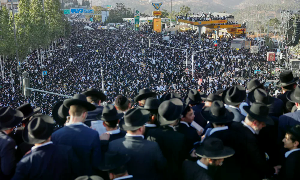 Israeli ultra-Orthodox Jews rally in Jerusalem against military service