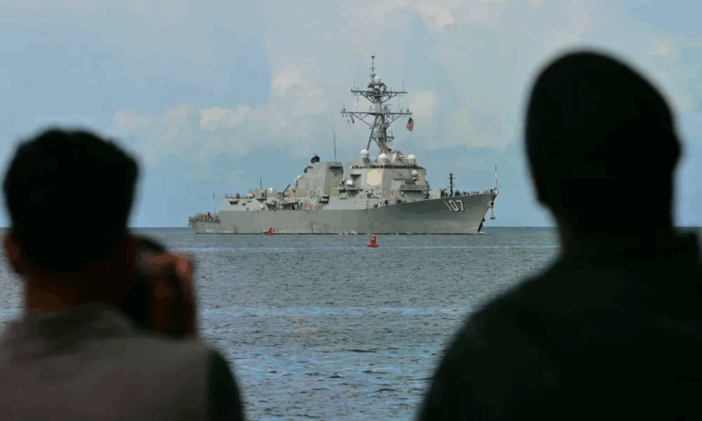 US warship arrives in Trinidad and Tobago, near Venezuela