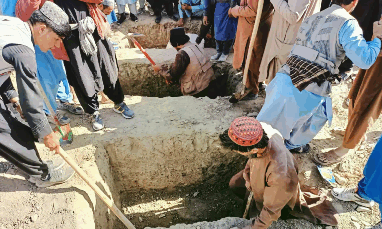 Afghanistan accuses Pakistan of breaking truce as 10 killed in air attacks