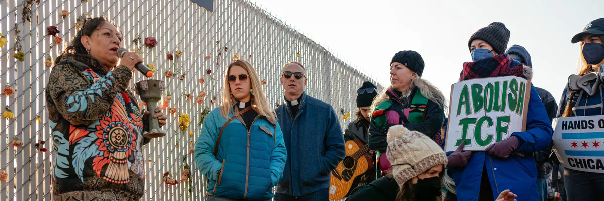 Immigration Agents Cause Chaos In Chicago Suburb as New Report Documents 'Pattern of Extreme Brutality'